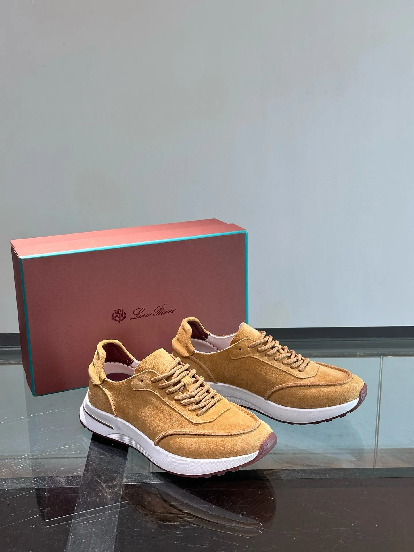 Factory price: 540💰Loro men's shoes💰iana niche Loro classic jogging shoes, men's lace-up casual shoes and sneakers, high-quality lightweight and comfortable fabrics, suitable for outdoor leisure, the color scheme is young and energetic, and it looks great with sportswear or casual suits! Size: 39-46 (customized sizes of 45 and 46 are non-refundable)